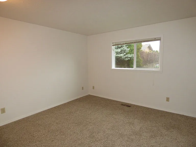 986 Eastwind Ct N — Photo 7