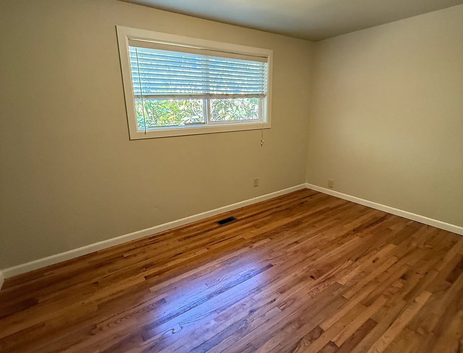 3 bed, 1720 sqft, $3,495 — Photo 2