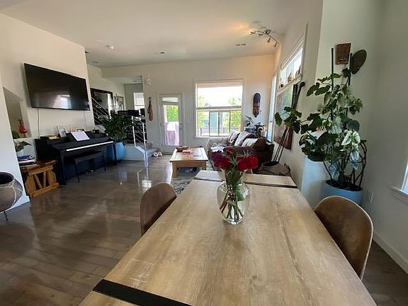 3rd image of 2418 Uinta St