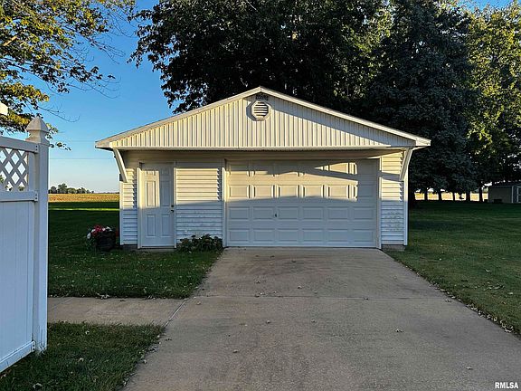 4th image of 207 Spring Bay Dr