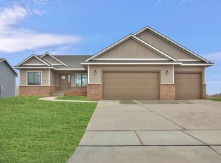 3045 Merlins Glen St, Mulvane, KS 67110
