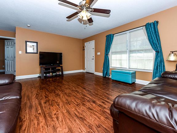 5th image of 107 Tucker Ln