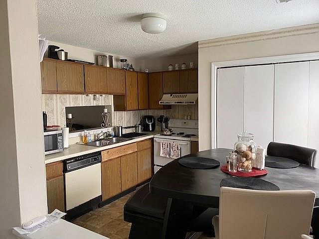 2nd image of 2322 La Vista Dr #11