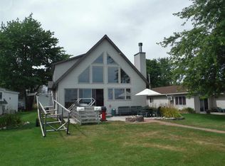 12318 W Shore Dr, Houghton Lake, MI 48629