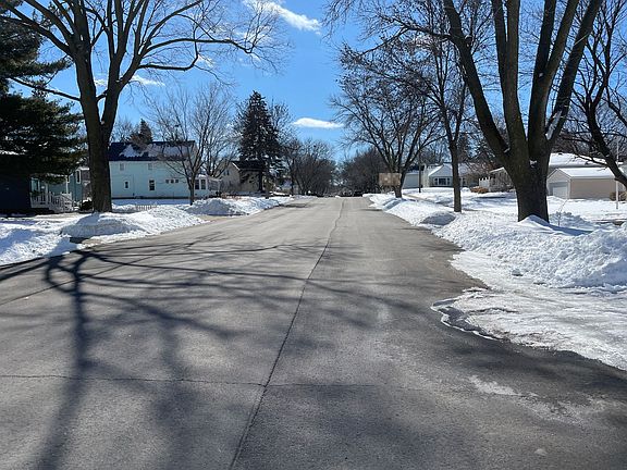 5th image of 977 Winslow Ave