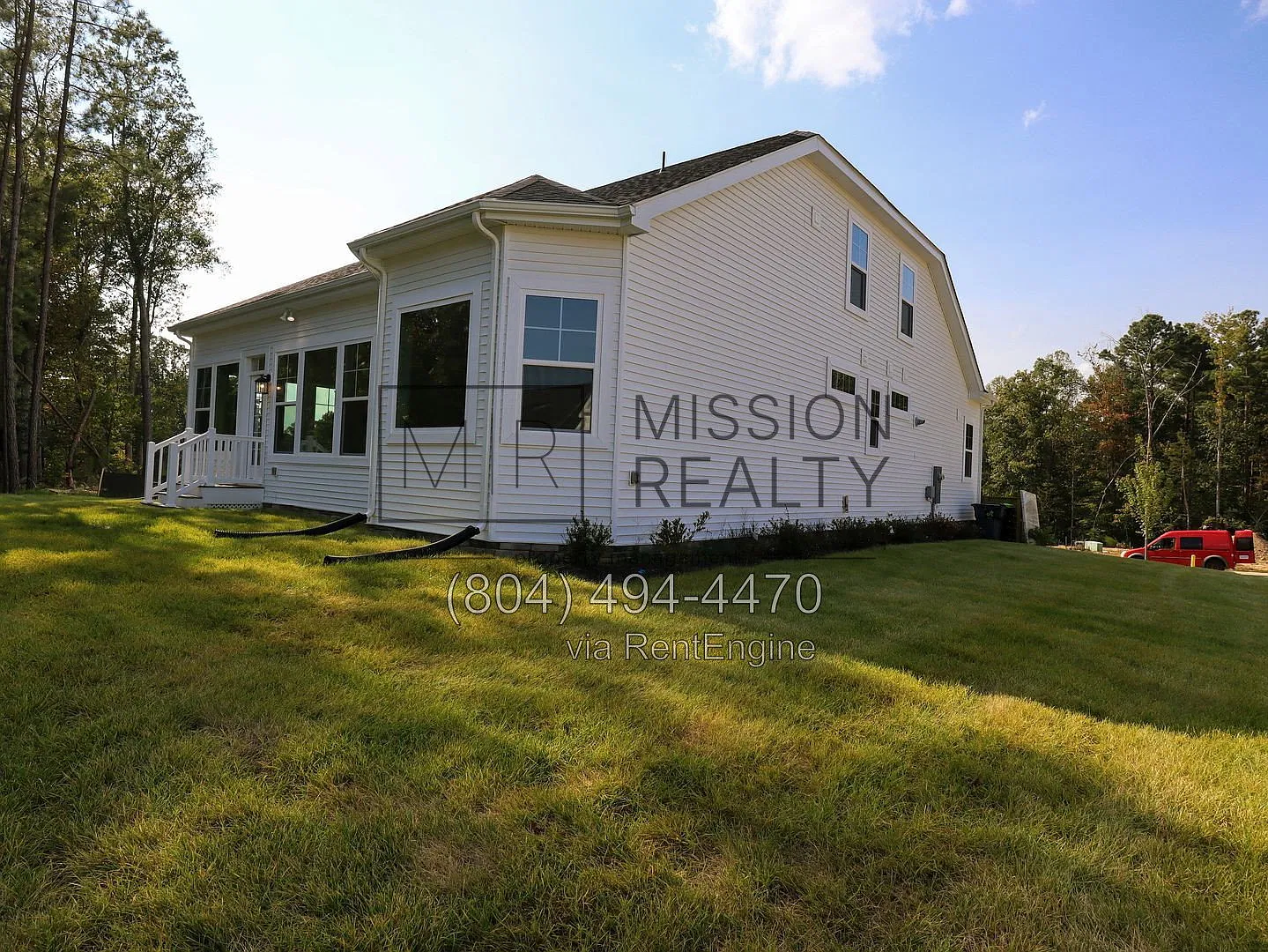 4 bed, 3.0 bath, 2400 sqft, $3,550 — Photo 4