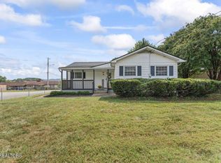 100 Pallas Rd, Oak Ridge, TN 37830