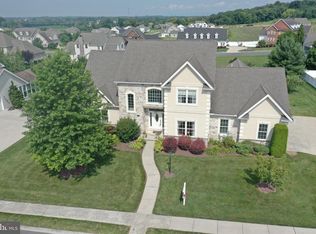 310 Candlelight Dr, Mechanicsburg, PA 17055