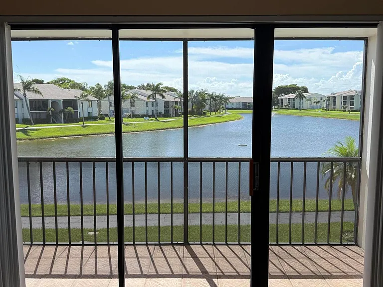 1110 Green Pine Blvd #C2 — Photo 3