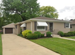 326 Heine Ave, Elgin, IL 60123