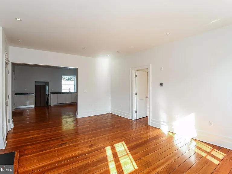 3009 M St NW #2 — Photo 8