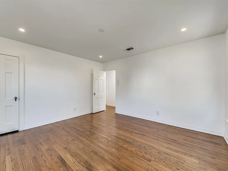 5119 Maple Springs Blvd — Photo 13