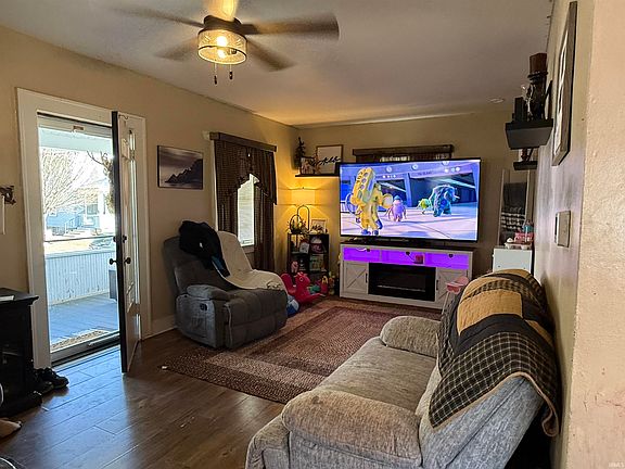 3rd image of 127 N 9th St