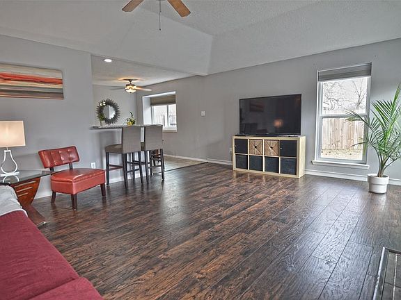 3rd image of 2501 Barton Ct
