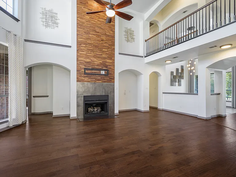 5170 Mohegan Ln — Photo 10