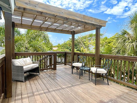 Unit 2 Private deck and entrance