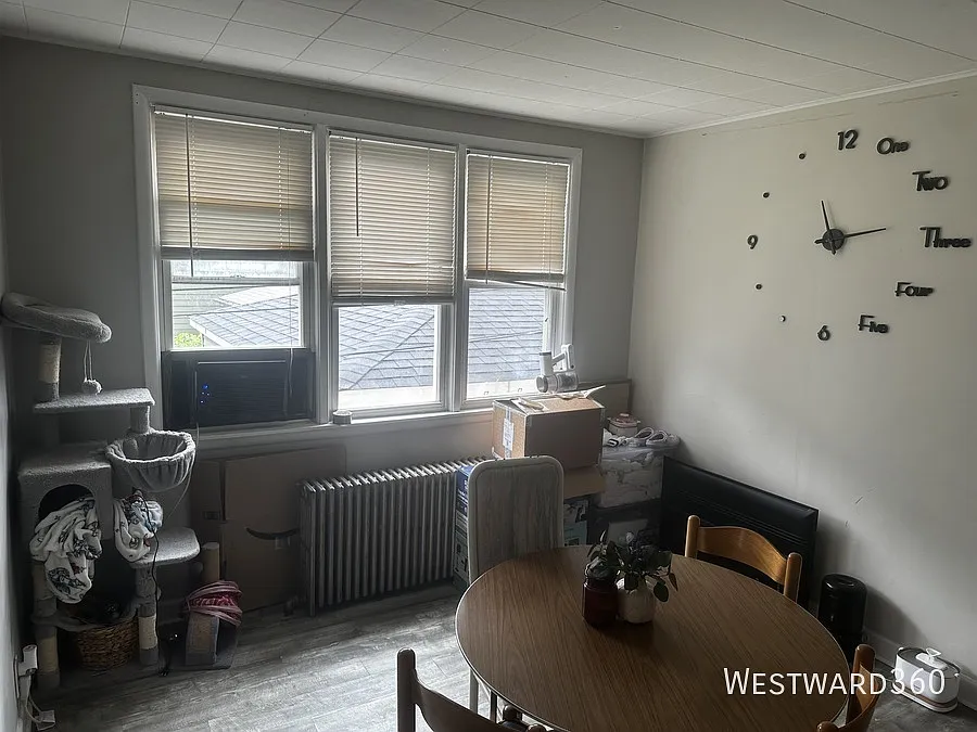 "Available 09/01 / Avondale / 2 Bed + Den / 1 Bath / Pets Welcome " — Photo 3