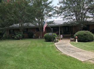 304 River Rd, Ellisville, MS 39437