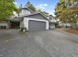 1616 Nelles Pl, Saanich, BC V8N 6L7