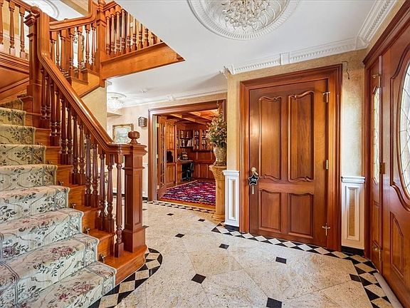 3rd image of 41 Dutchess Drive