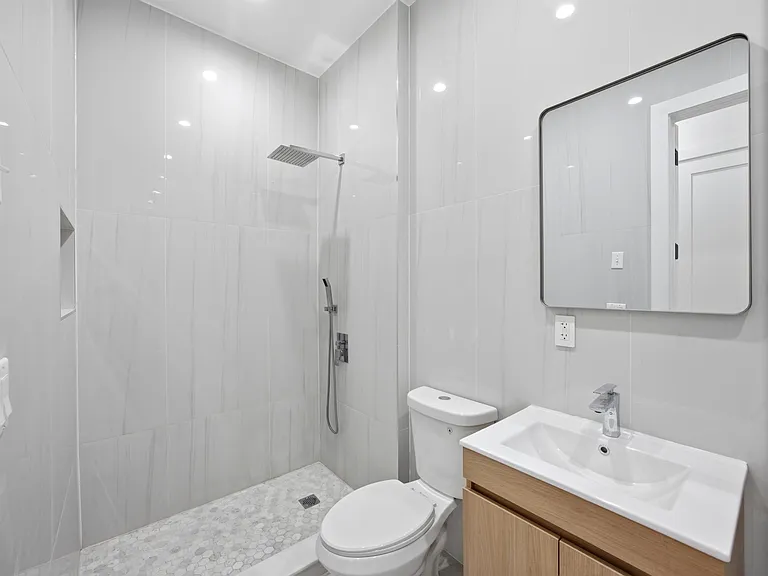 47 W 55th St #4 — Photo 5