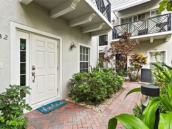 3rd image of 432 NE 2nd Ave #4