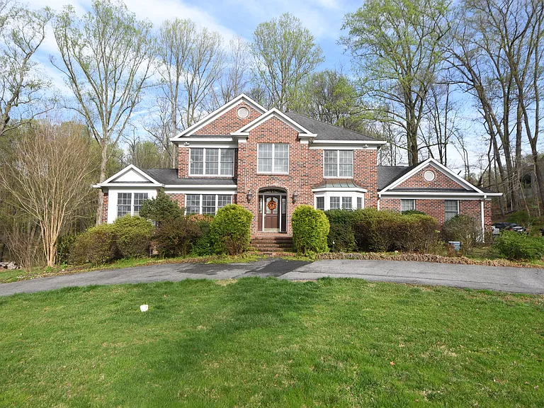 13576 Highland Rd — Photo 91