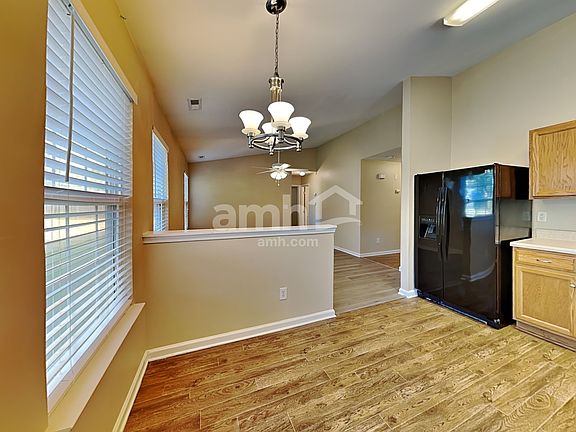 4th image of 229 N Weststone Blvd
