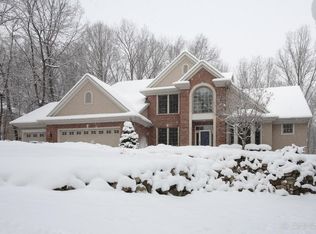 6530 Whitney Woods, Richland, MI
