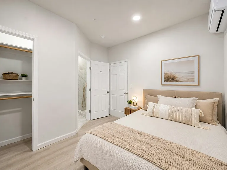 809 Avenue K #A — Photo 2