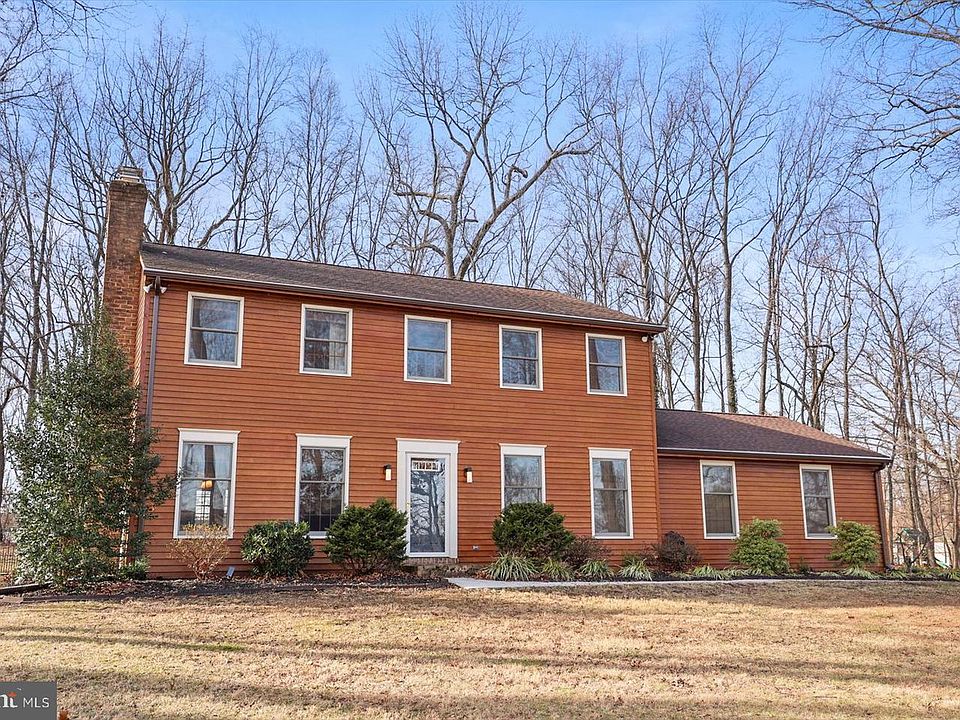 1st image of 437 Valley View Dr