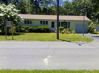 62 Homewood Dr, Hampton Bays, NY 11946