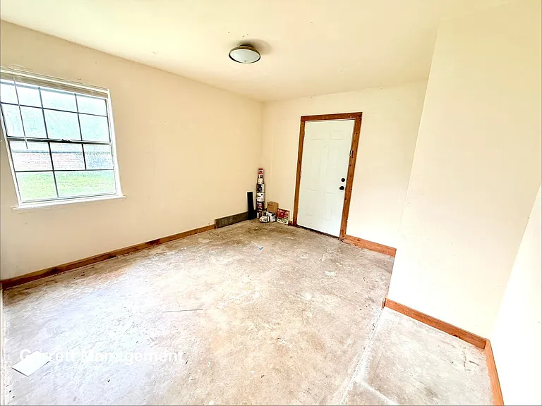 106 N Fairview St — Photo 9
