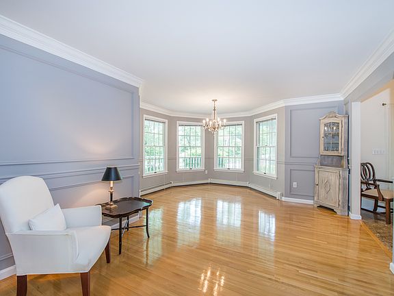 5th image of 548 Eder Ave