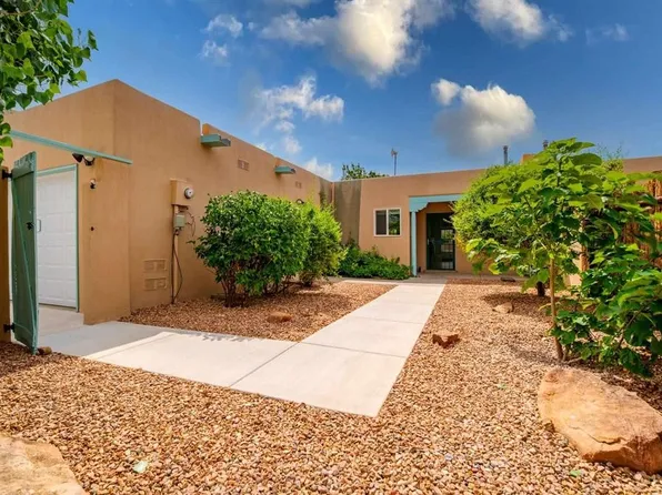 4412 Rosalinda, Santa Fe, NM 87507