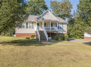 6824 Rangecrest Rd, Belews Creek, NC 27009