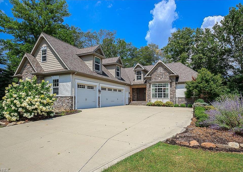 1st image of 11240 Hidden Springs Dr