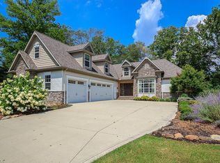 11240 Hidden Springs Dr, Chardon, OH 44024