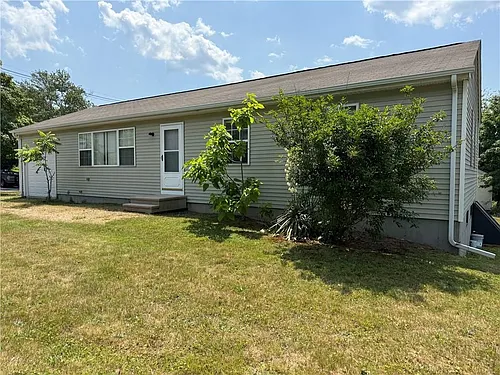 16 Brenden St Photo 1