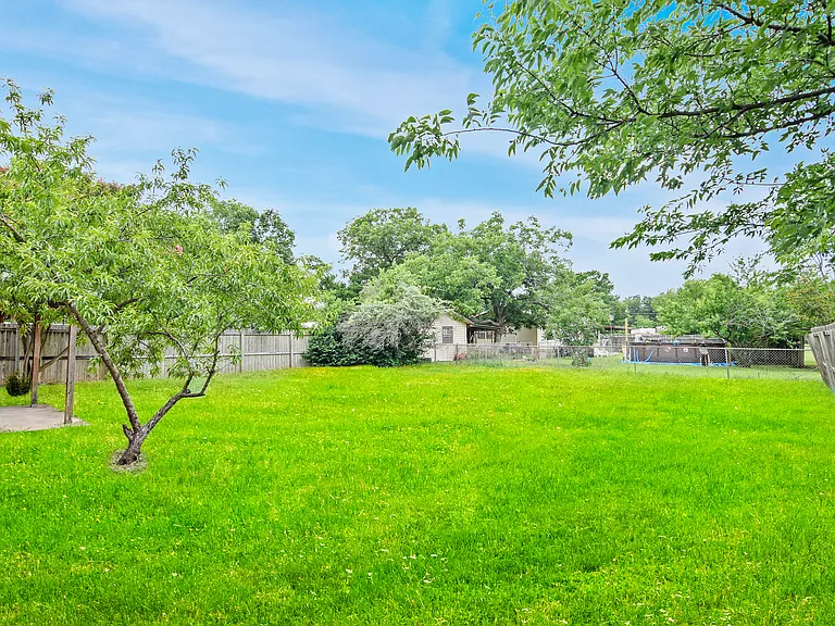 1505 Oleta St — Photo 18