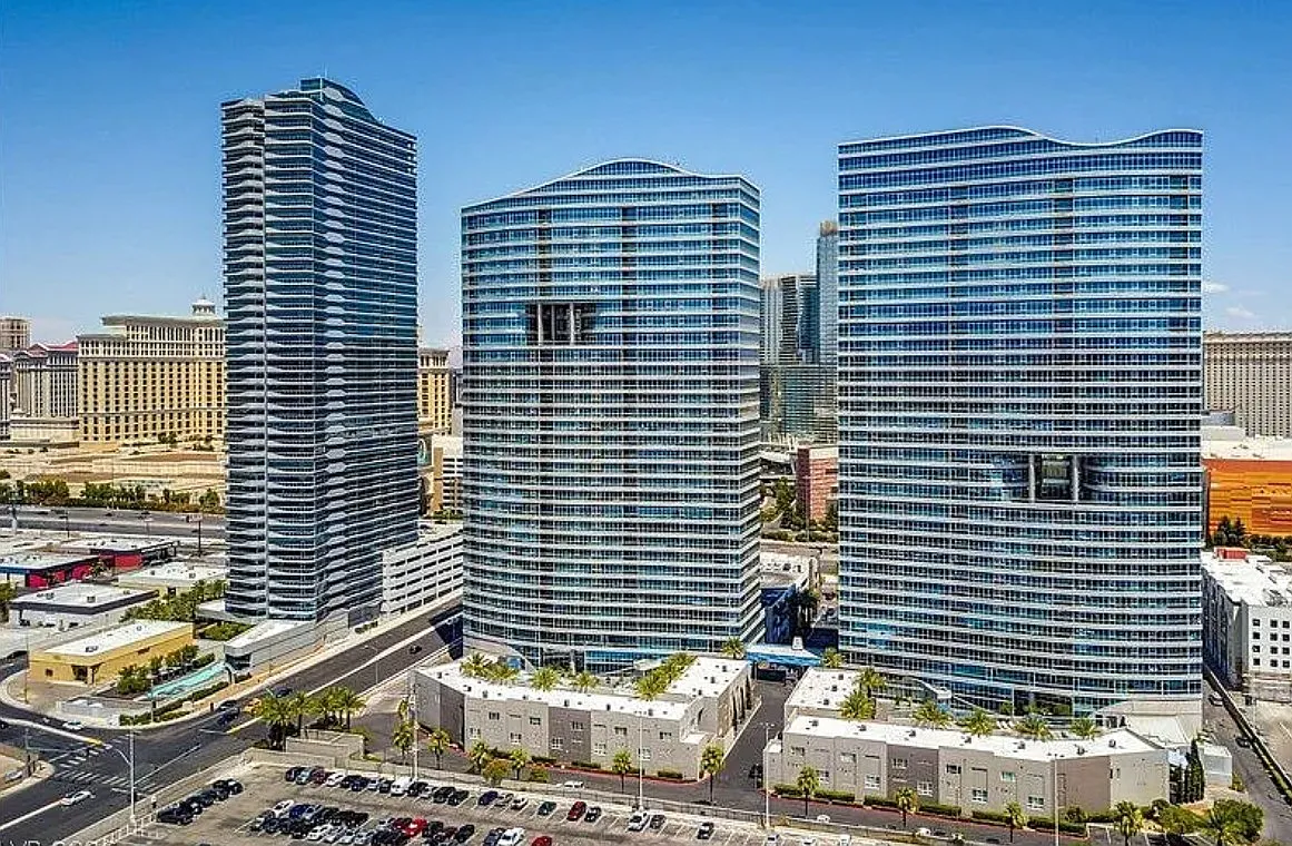 2 bed, 1555 sqft, $4,000 — Photo 1