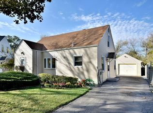 1106 Highland Cir, Waukegan, IL 60085
