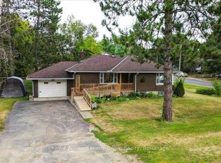 2 Easton Ave, Bancroft, ON K0L1C0