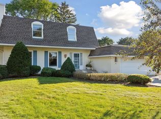 1689 Bellows St, West Saint Paul, MN 55118