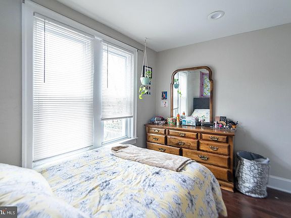 5th image of 2238 Ellsworth St Floor 2