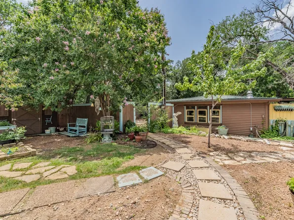 2057 Breezywood Dr, Flower Mound, TX 75022