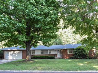 1305 Admiral Pl, Monett, MO 65708