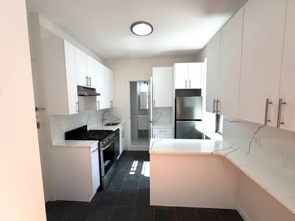 206 Thompson Street image 1 of 8
