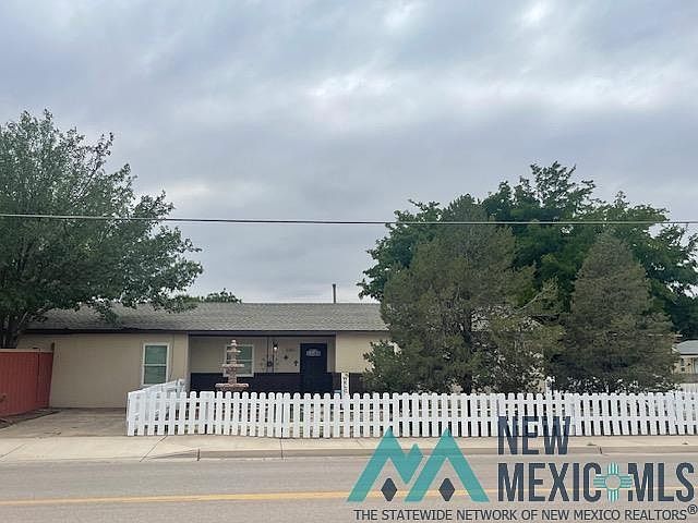 1st image of 1301 W Briscoe Ave