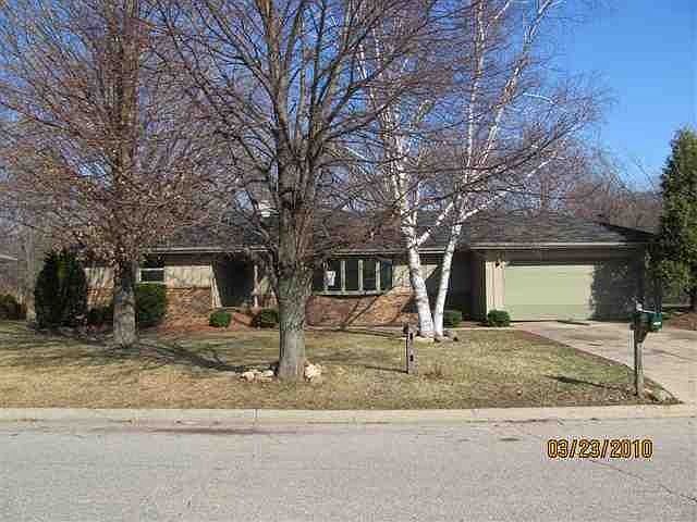2nd image of 1024 Somerset Dr
